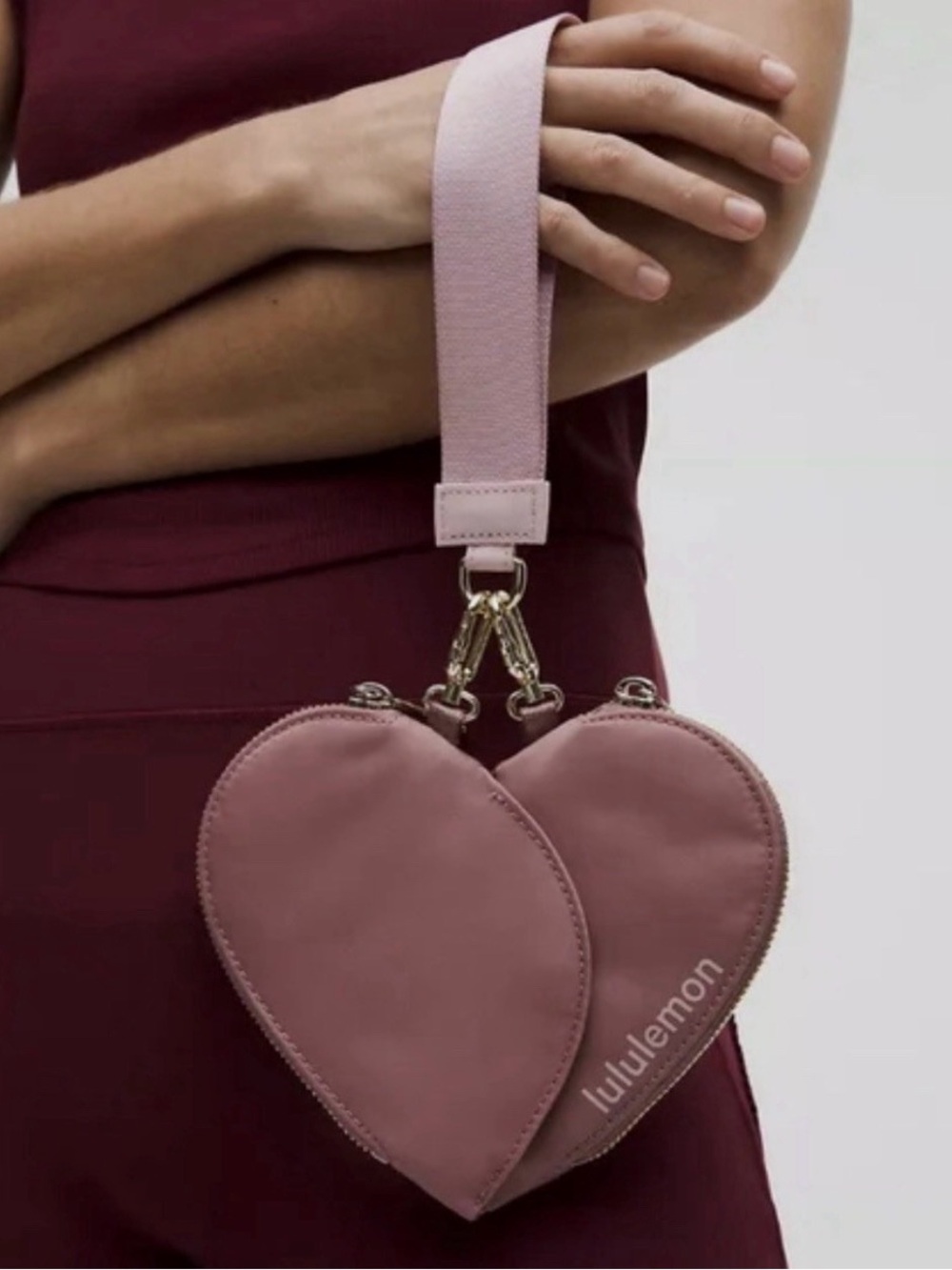 NWT LULULEMON DUAL POUCH WRISTLET Heart Spiced Chai Gold